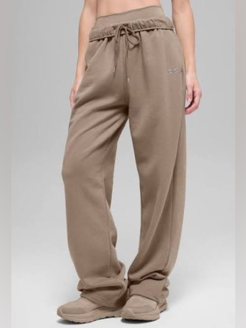 Alo Accolade Wide Leg Sweatpants. Small